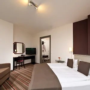 leonardo-inn-hotel-hamburg-airport.hamburg-hotels-de.com/